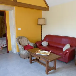 Hébergement de vacances Dompierre-sur-besbre, 4 Pièces, 6 Personnes - Fr-1-489-51